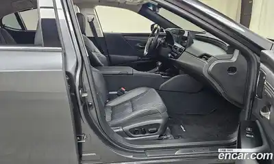 Lexus ES 2025 2.5 Автомат в Москве № 198901, миниатюра 3