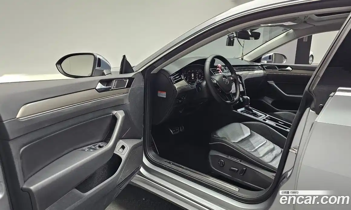 Volkswagen Arteon 2018 2.0 Автомат в Москве № 199054, фото 8