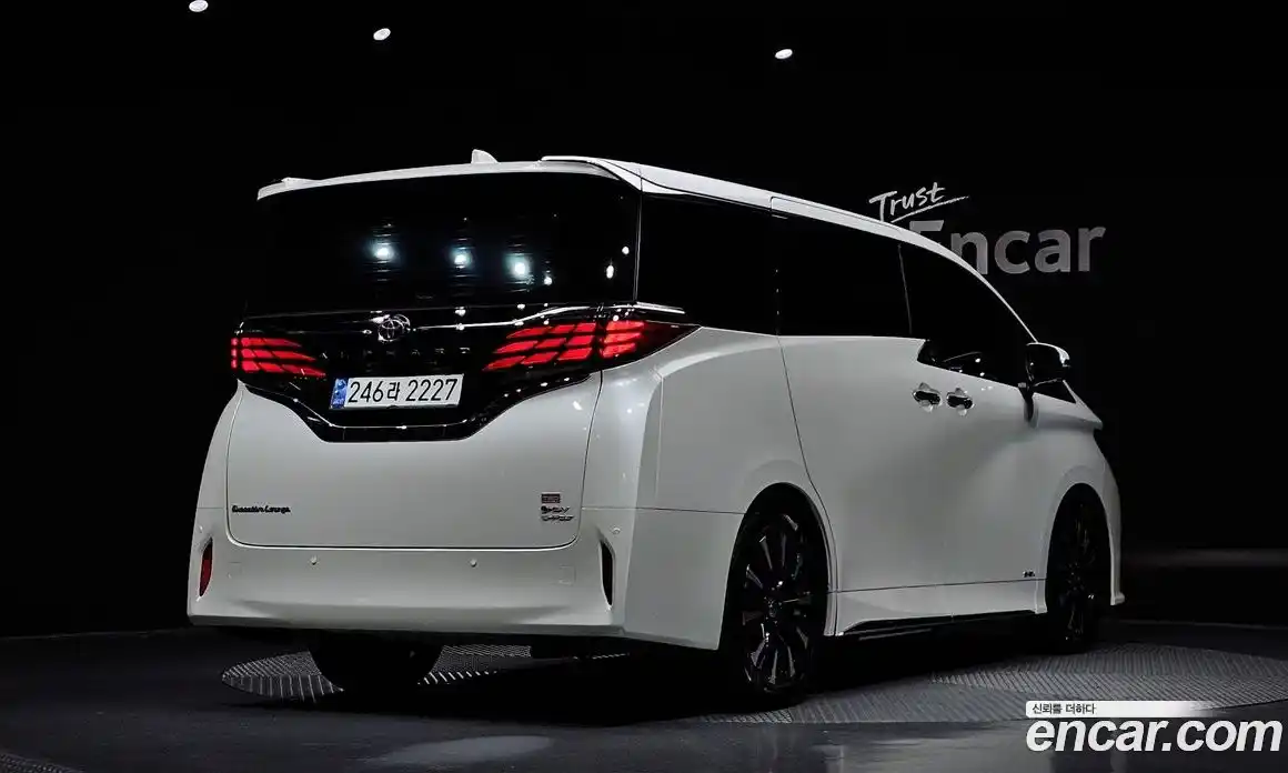 Toyota Alphard 2024 2.5 Автомат в Москве № 199528, фото 5