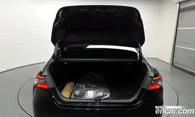 Toyota Camry 2023 2.5 Автомат в Москве № 199536, миниатюра 2