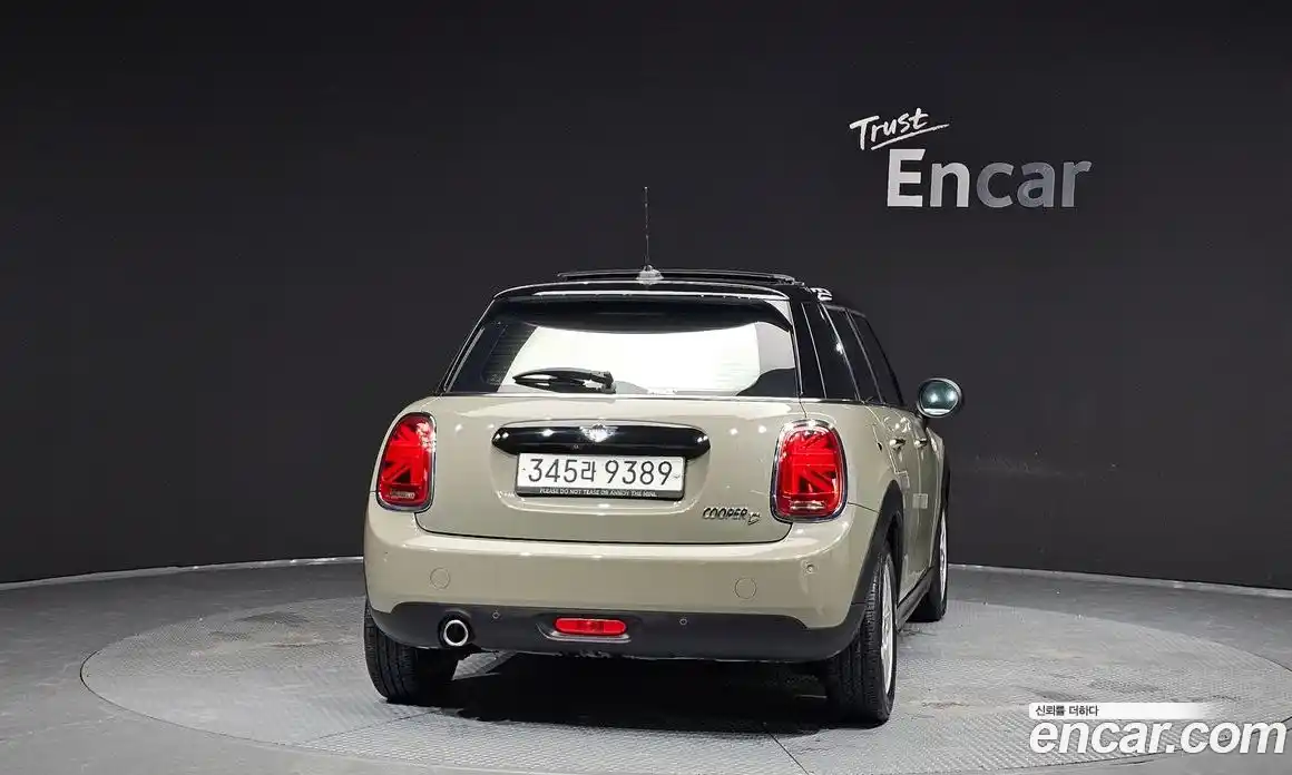 Mini Cooper 2019 1.5 Автомат в Москве № 200943, фото 19