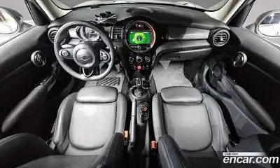 Mini Cooper 2019 1.5 Автомат в Москве № 200943, миниатюра 5