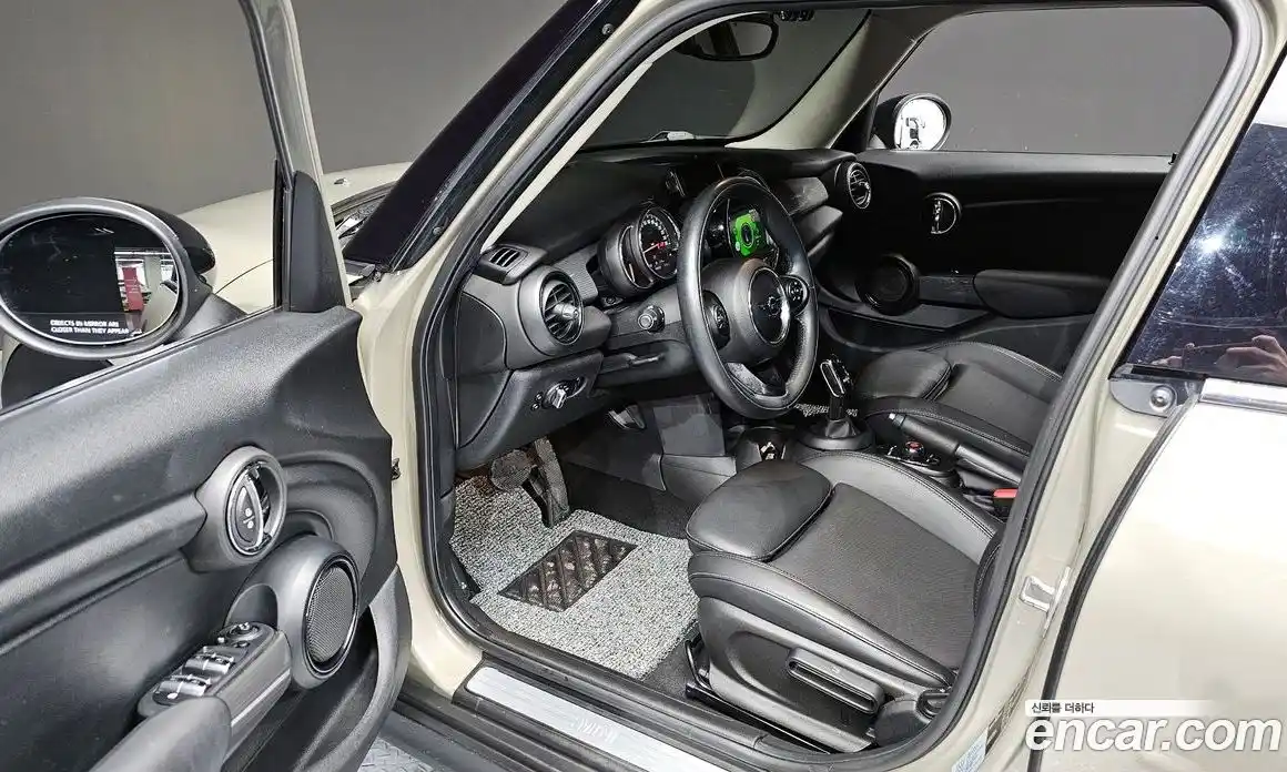 Mini Cooper 2019 1.5 Автомат в Москве № 200943, фото 9