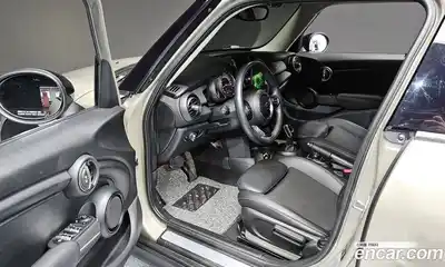 Mini Cooper 2019 1.5 Автомат в Москве № 200943, миниатюра 9