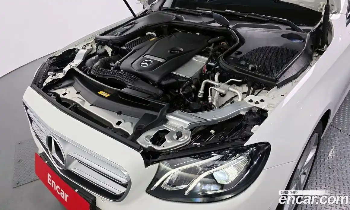 Mercedes-Benz E-Class 2018 2.0 Автомат в Москве № 207485, фото 12