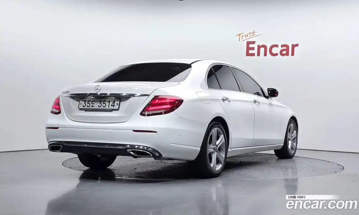 Mercedes-Benz E-Class 2018 2.0 Автомат в Москве № 207485, фото 5