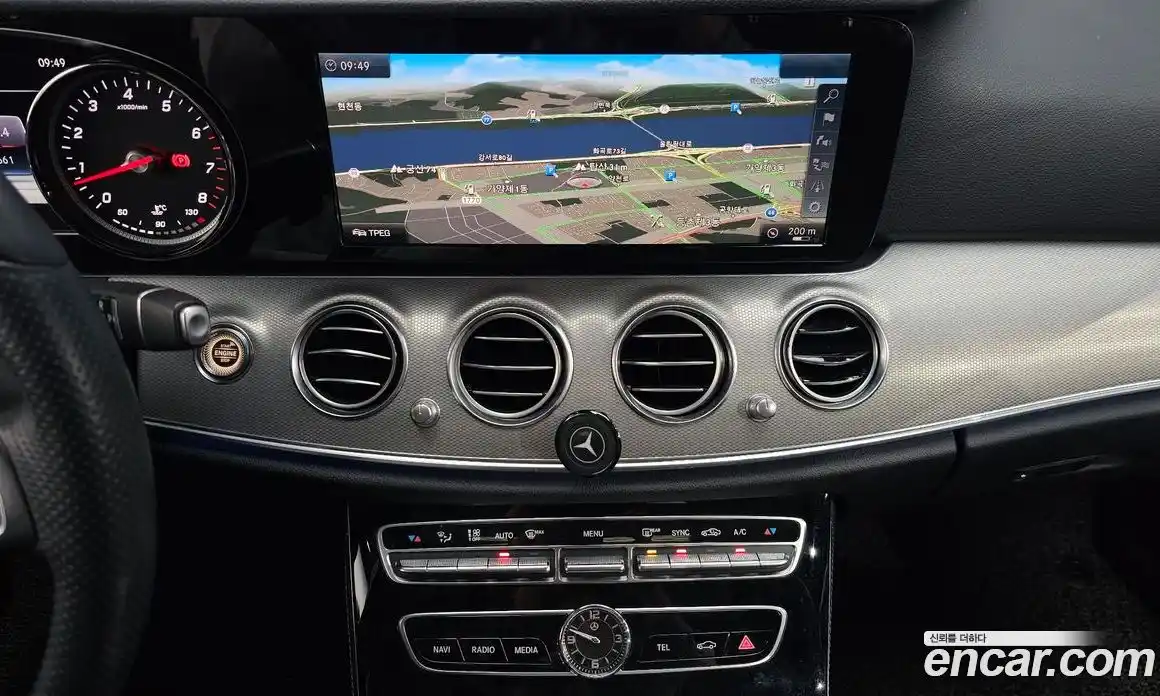 Mercedes-Benz E-Class 2018 2.0 Автомат в Москве № 208944, фото 14