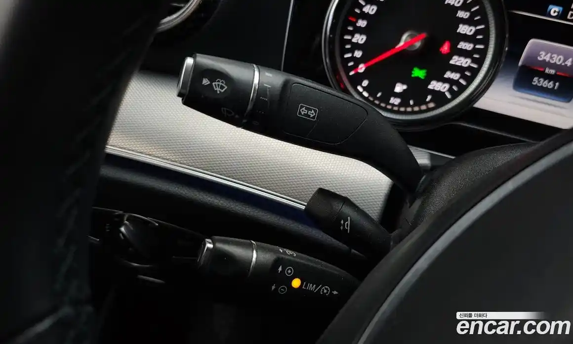 Mercedes-Benz E-Class 2018 2.0 Автомат в Москве № 208944, фото 19