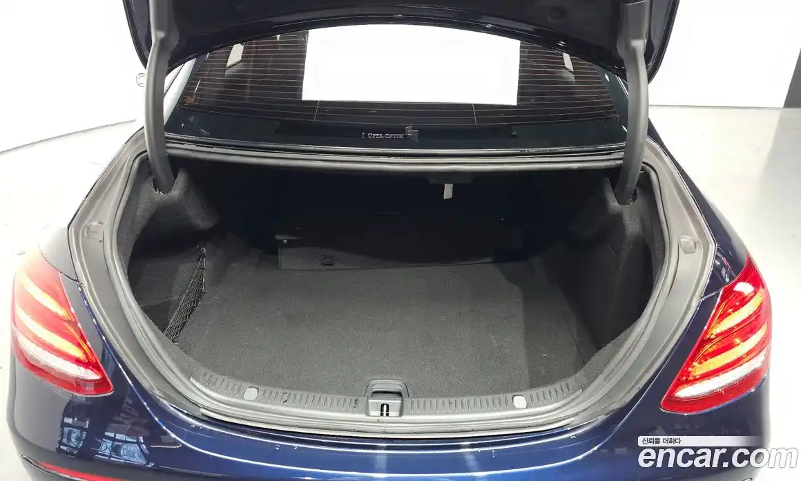 Mercedes-Benz E-Class 2018 2.0 Автомат в Москве № 208944, фото 20