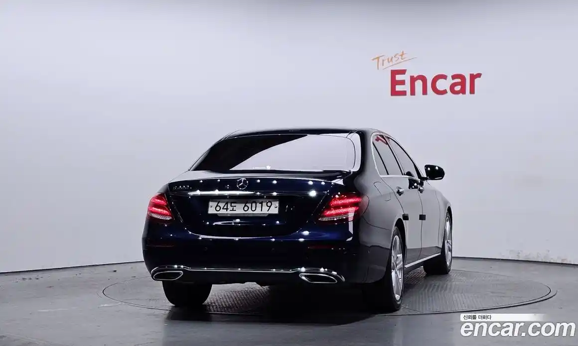 Mercedes-Benz E-Class 2018 2.0 Автомат в Москве № 208944, фото 4