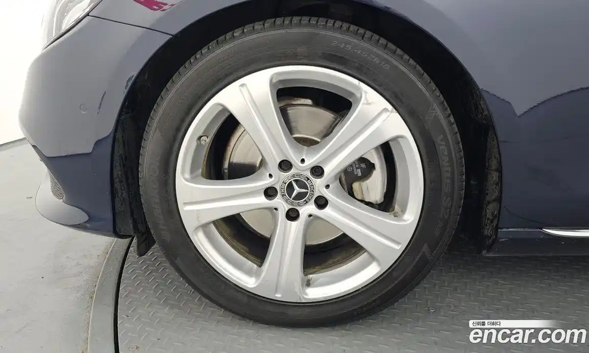 Mercedes-Benz E-Class 2018 2.0 Автомат в Москве № 208944, фото 5