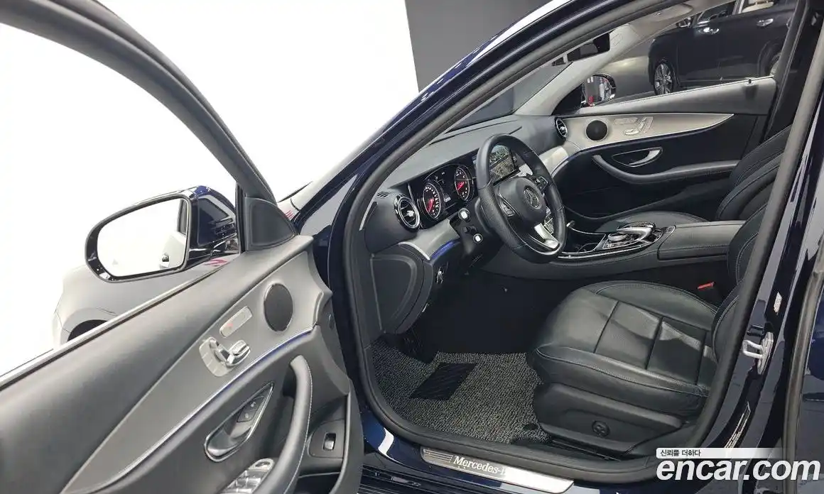 Mercedes-Benz E-Class 2018 2.0 Автомат в Москве № 208944, фото 10