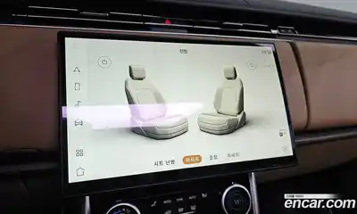 Land Rover Range-Rover 2023 4.4 Автомат в Москве № 213309, миниатюра 4