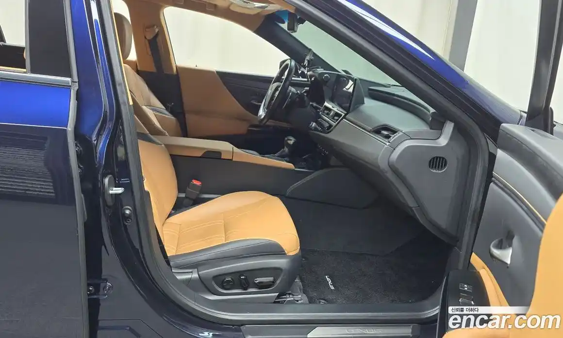 Lexus ES 2022 2.5 Автомат в Москве № 214645, фото 13