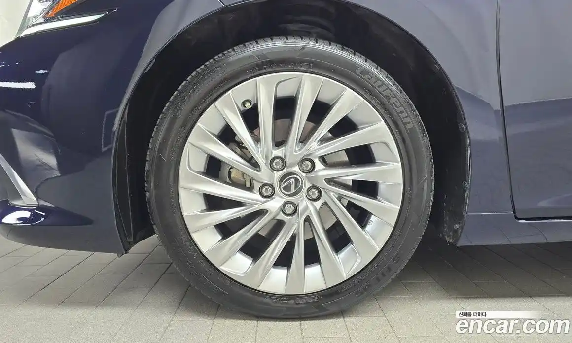 Lexus ES 2022 2.5 Автомат в Москве № 214645, фото 18