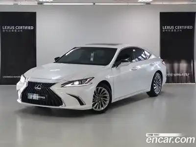 Lexus ES, 2025