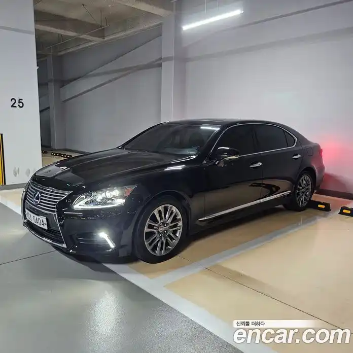Lexus LS 2016 5.0 Вариатор в Москве № 214863, фото 11