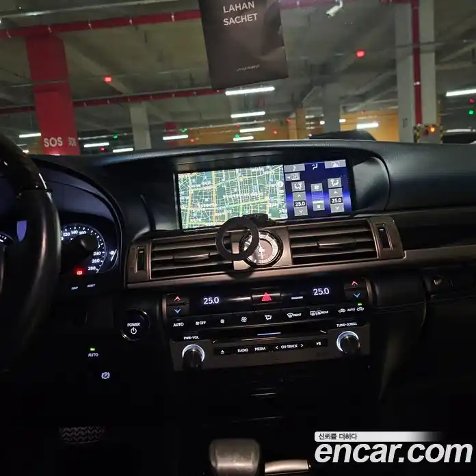 Lexus LS 2016 5.0 Вариатор в Москве № 214863, фото 14