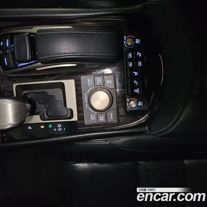 Lexus LS 2016 5.0 Вариатор в Москве № 214863, фото 3