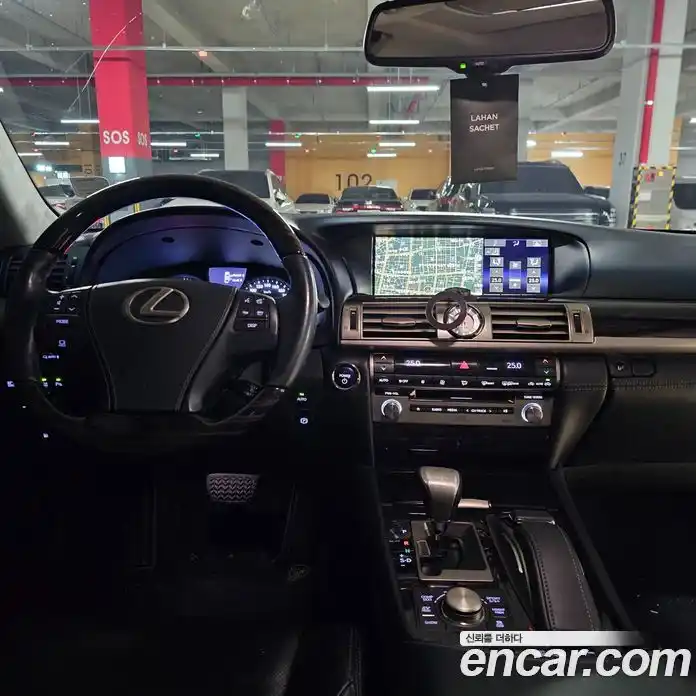 Lexus LS 2016 5.0 Вариатор в Москве № 214863, фото 8