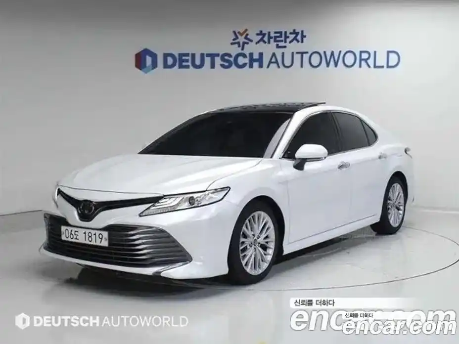 Toyota Camry 2019 2.5 Автомат в Москве № 215660, фото 3