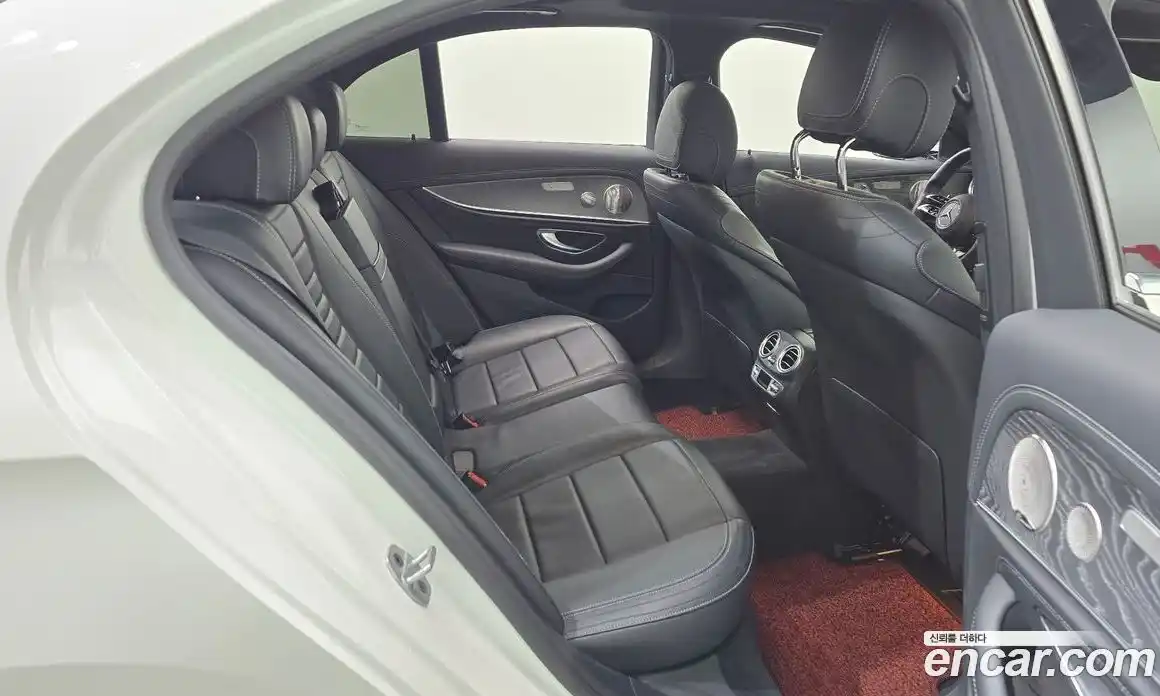 Mercedes-Benz E-Class 2021 2.0 Автомат в Москве № 221617, фото 4