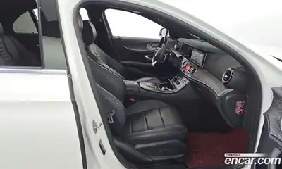 Mercedes-Benz E-Class 2021 2.0 Автомат в Москве № 221617, миниатюра 9