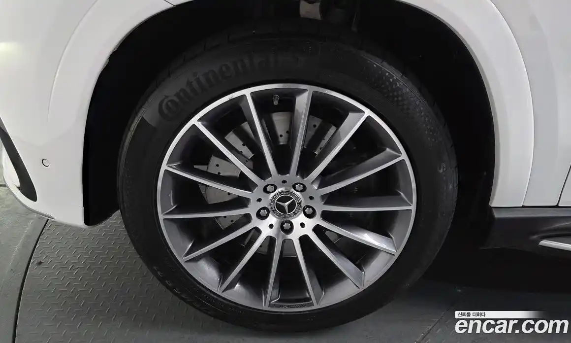 Mercedes-Benz GLE-Class 2024 3.0 Автомат в Москве № 222892, фото 4