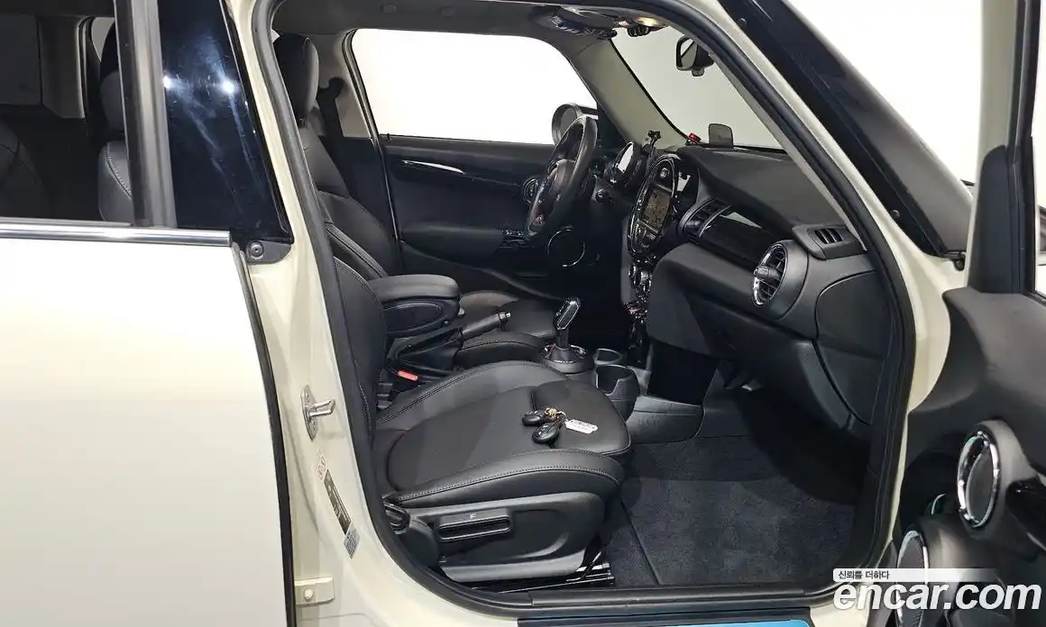 Mini Cooper 2020 2.0 Автомат в Москве № 223536, фото 20