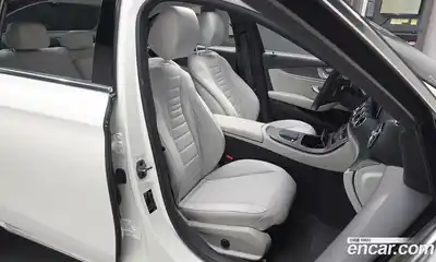 Mercedes-Benz E-Class 2023 2.0 Автомат в Москве № 225138, миниатюра 12