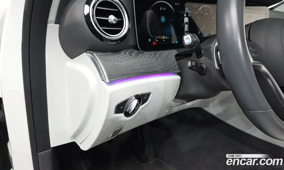 Mercedes-Benz E-Class 2023 2.0 Автомат в Москве № 225138, фото 14