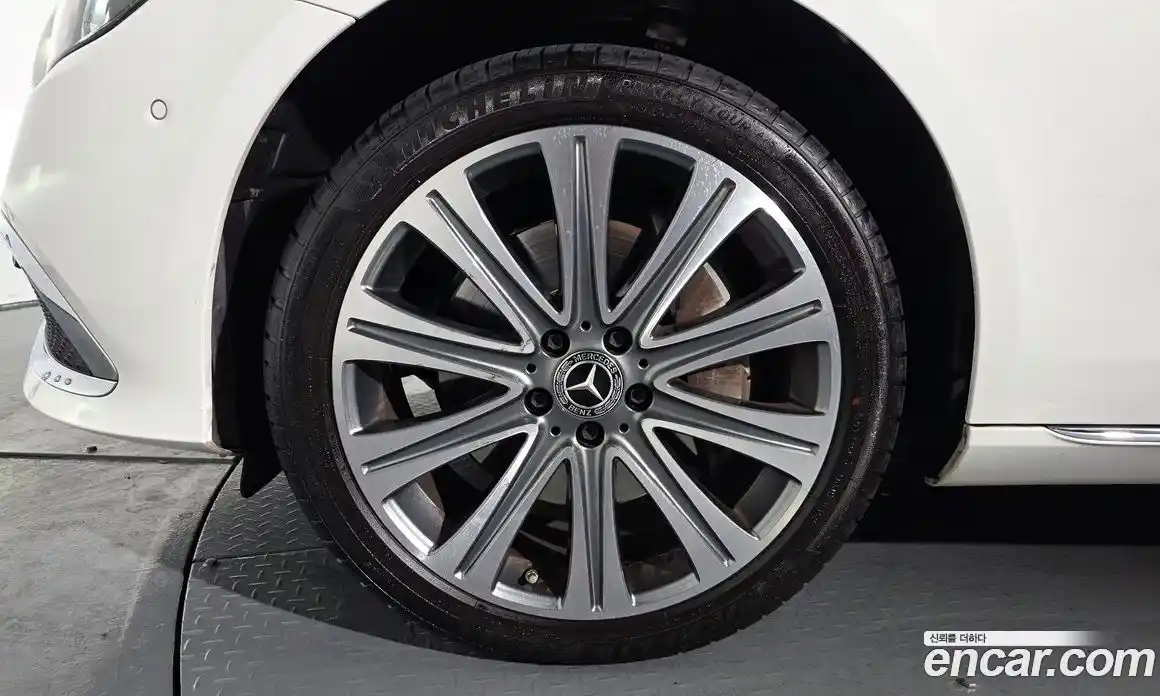 Mercedes-Benz E-Class 2023 2.0 Автомат в Москве № 225138, фото 3