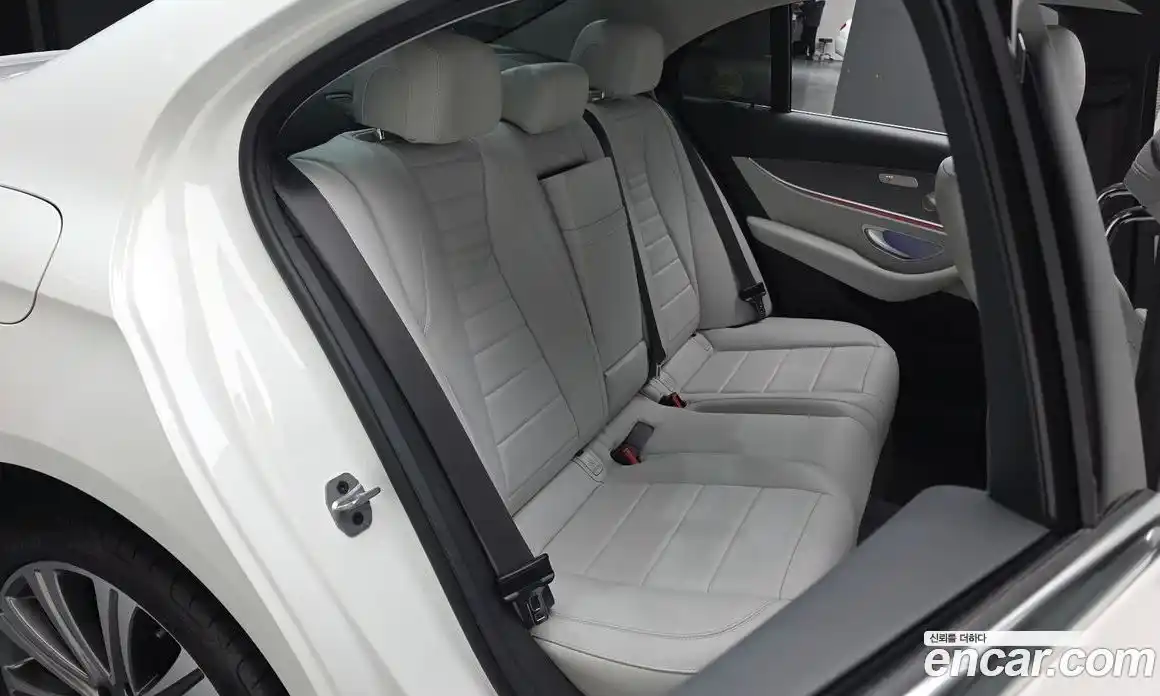 Mercedes-Benz E-Class 2023 2.0 Автомат в Москве № 225138, фото 6