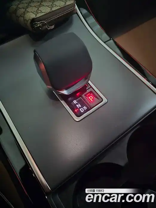 Land Rover Range-Rover Velar 2025 3.0 Автомат в Москве № 231320, фото 18