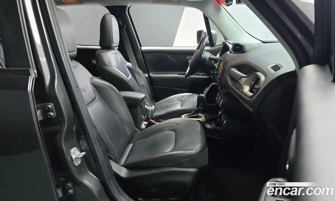 Jeep Renegade 2017 2.0 Автомат в Москве № 232542, фото 17