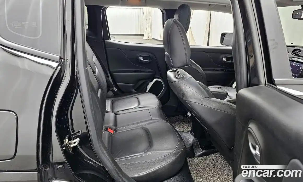 Jeep Renegade 2018 2.4 Автомат в Москве № 232680, фото 14