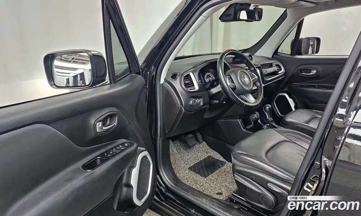 Jeep Renegade 2018 2.4 Автомат в Москве № 232680, фото 18