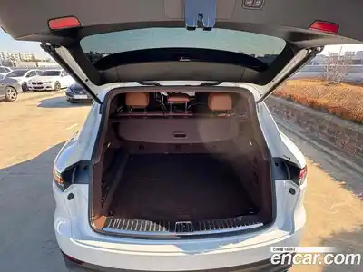 Porsche Cayenne, 2023