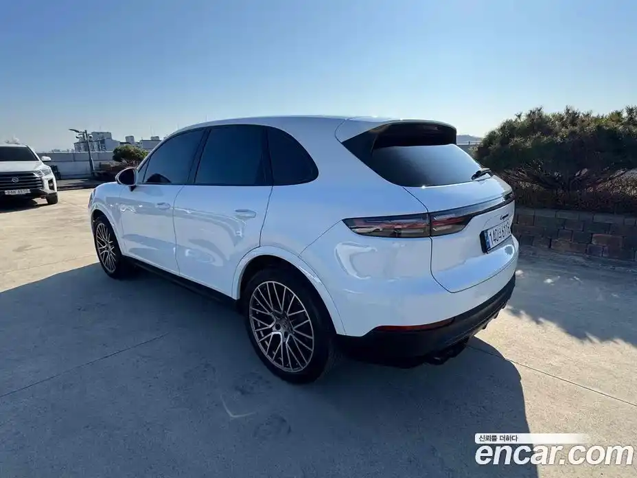 Porsche Cayenne 2023 3.0 Автомат в Москве № 251557, фото 16