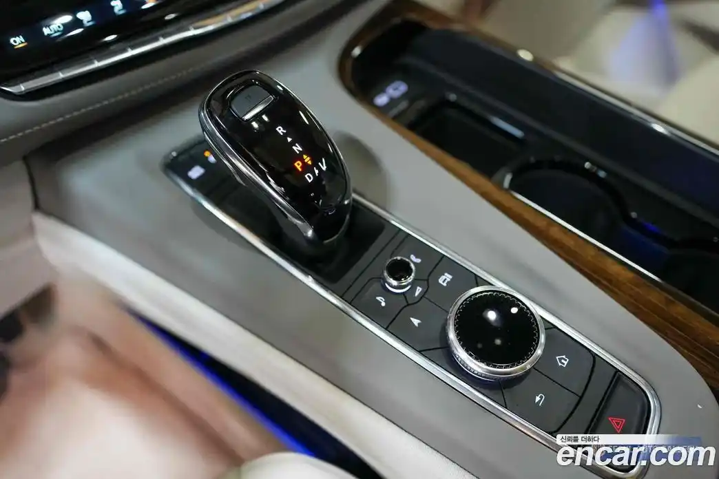 Cadillac Escalade 2023 6.2 Автомат в Москве № 256362, фото 13