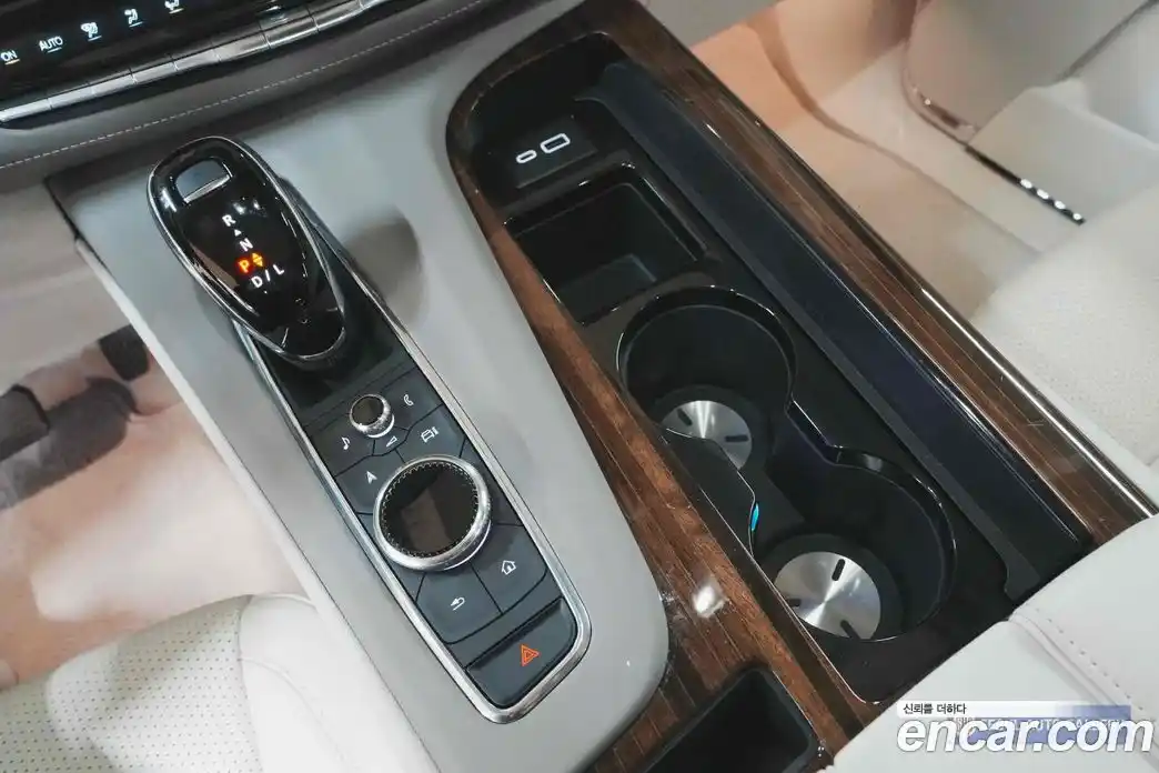 Cadillac Escalade 2023 6.2 Автомат в Москве № 256362, фото 15