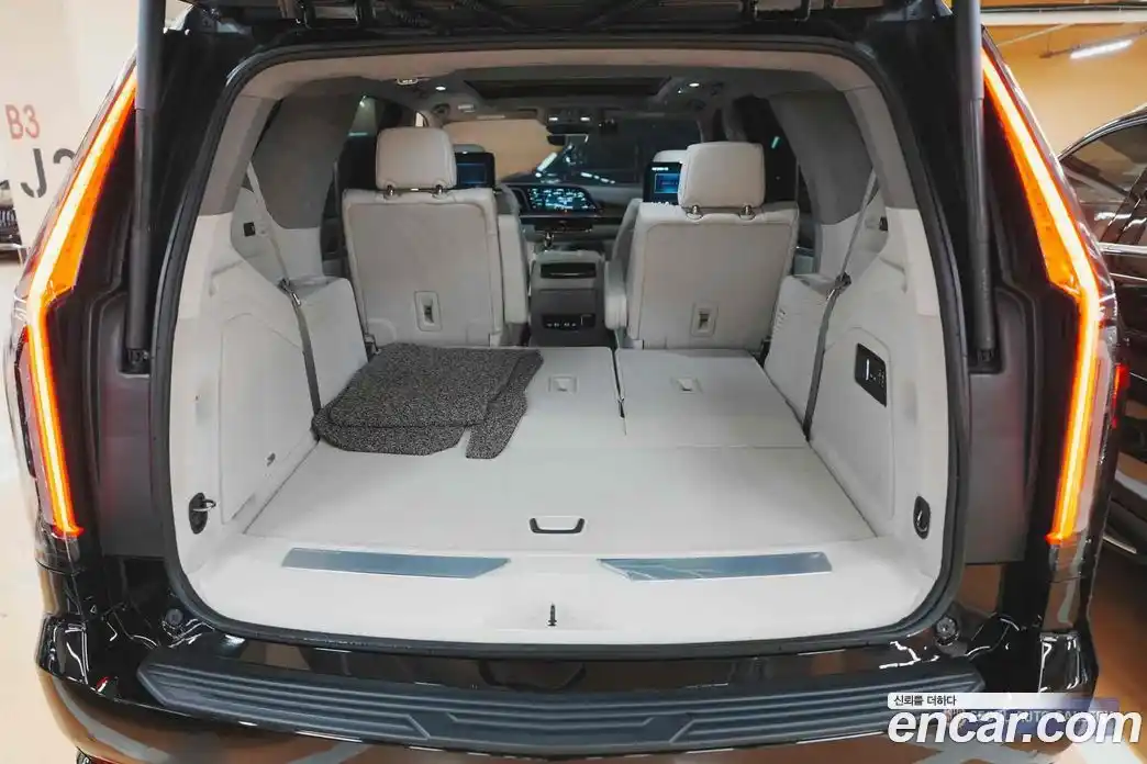 Cadillac Escalade 2023 6.2 Автомат в Москве № 256362, фото 16