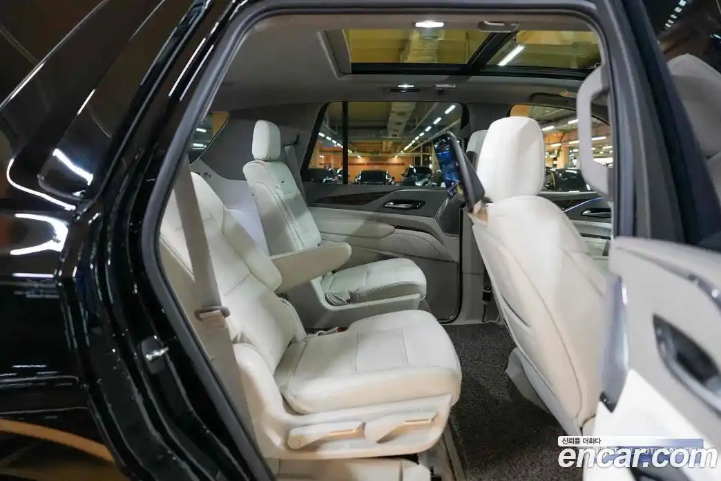 Cadillac Escalade 2023 6.2 Автомат в Москве № 256362, фото 8