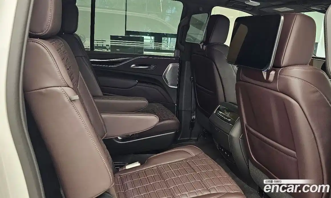 Cadillac Escalade 2023 6.2 Автомат в Москве № 256511, фото 9