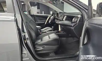 Toyota RAV4 2015 2.5 Автомат в Москве № 258840, миниатюра 11