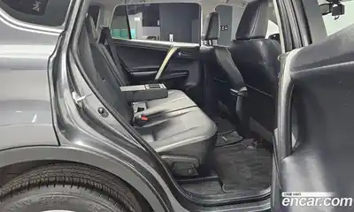 Toyota RAV4 2015 2.5 Автомат в Москве № 258840, миниатюра 12