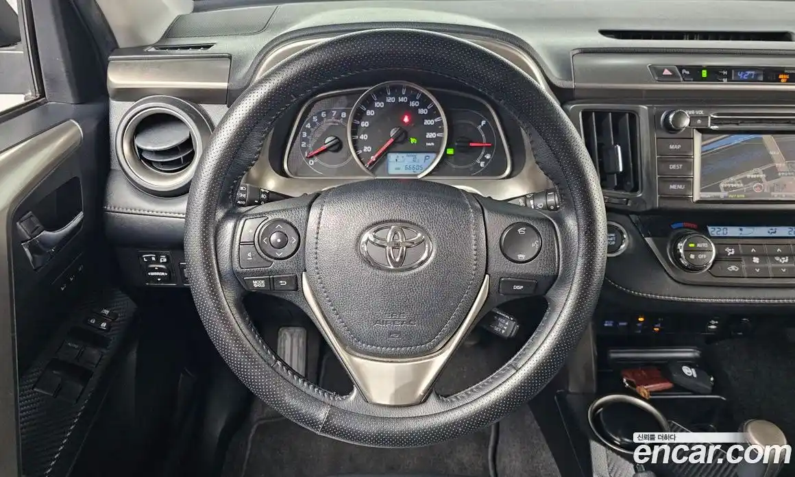 Toyota RAV4 2015 2.5 Автомат в Москве № 258840, фото 13