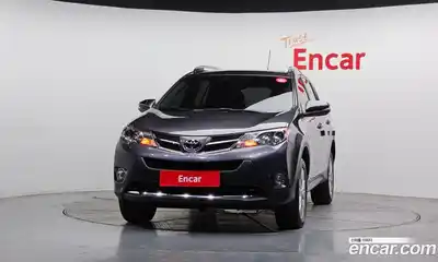 Toyota RAV4 2015 2.5 Автомат в Москве № 258840, миниатюра 3