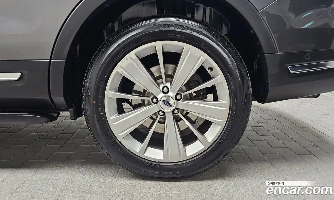 Ford Explorer 2018 2.3 Автомат в Москве № 273465, фото 15