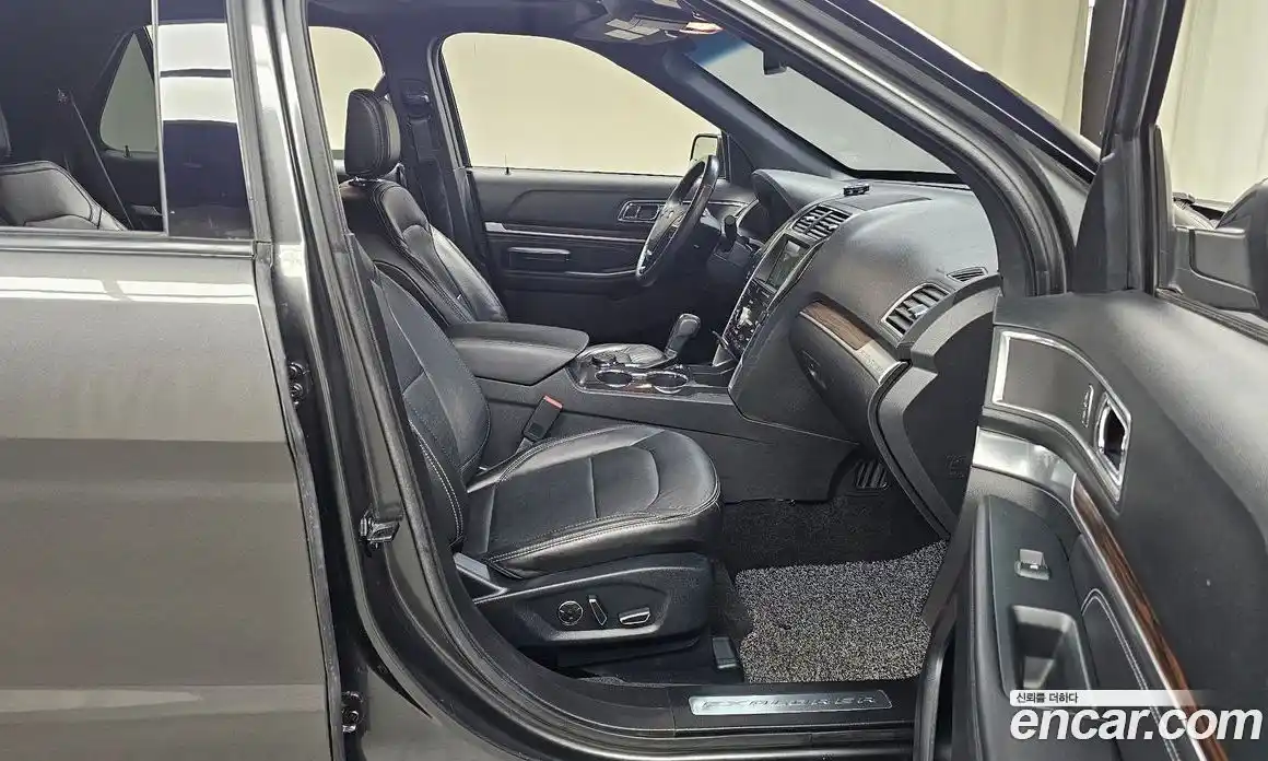 Ford Explorer 2018 2.3 Автомат в Москве № 273465, фото 17